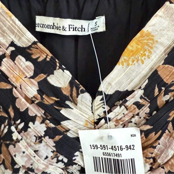 Abercrombie & Fitch Angel Sleeve Smocked Waist Mini Dress Size Small NWT - Picture 4 of 7